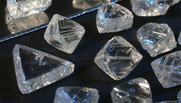 Diamantes-en-bruto